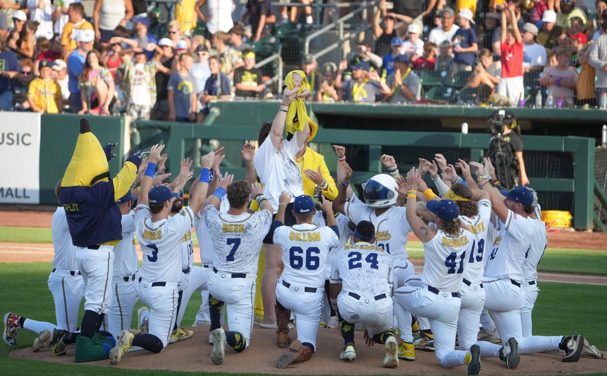 Going Bananas: Barnstorming Baseball Team Proves Too Big For MLB Parks