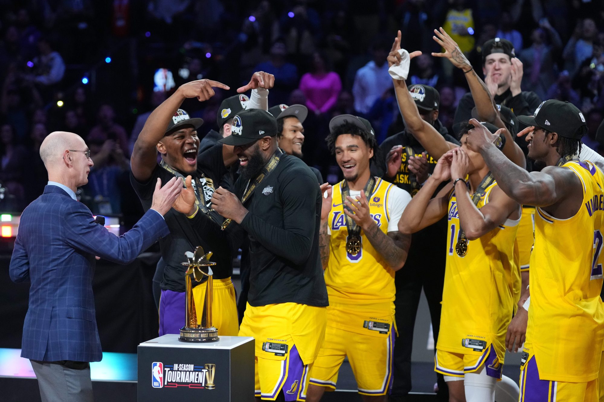 NBA In-Season Tournament Prize Money: How much is the winning team taking  tonight?