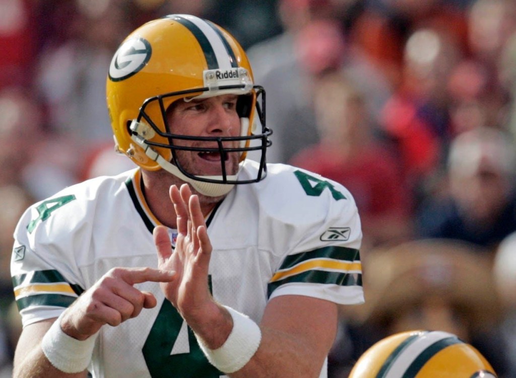 Green Bay Packers quarterback Brett Favre calls an audible during the second quarter of their game against the San Francisco 49ers Sunday, December 10, 2006 at Monster Park in San Francisco, Calif.. Packers11 4 Packer Plus Hoffman