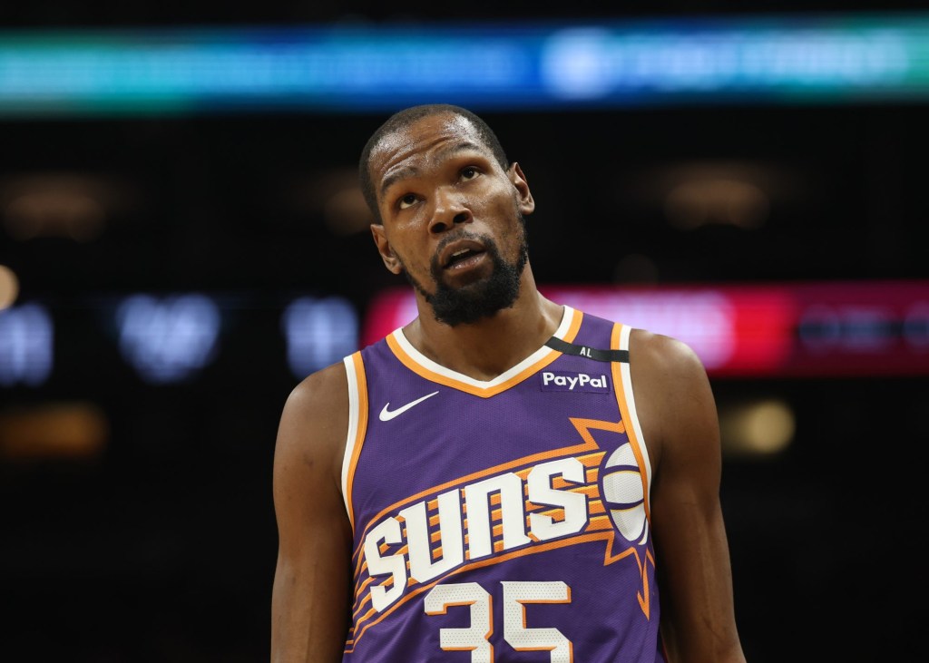 Jan 9, 2025; Phoenix, Arizona, USA; Phoenix Suns forward Kevin Durant (35) against the Atlanta Hawks in the first half at Footprint Center.