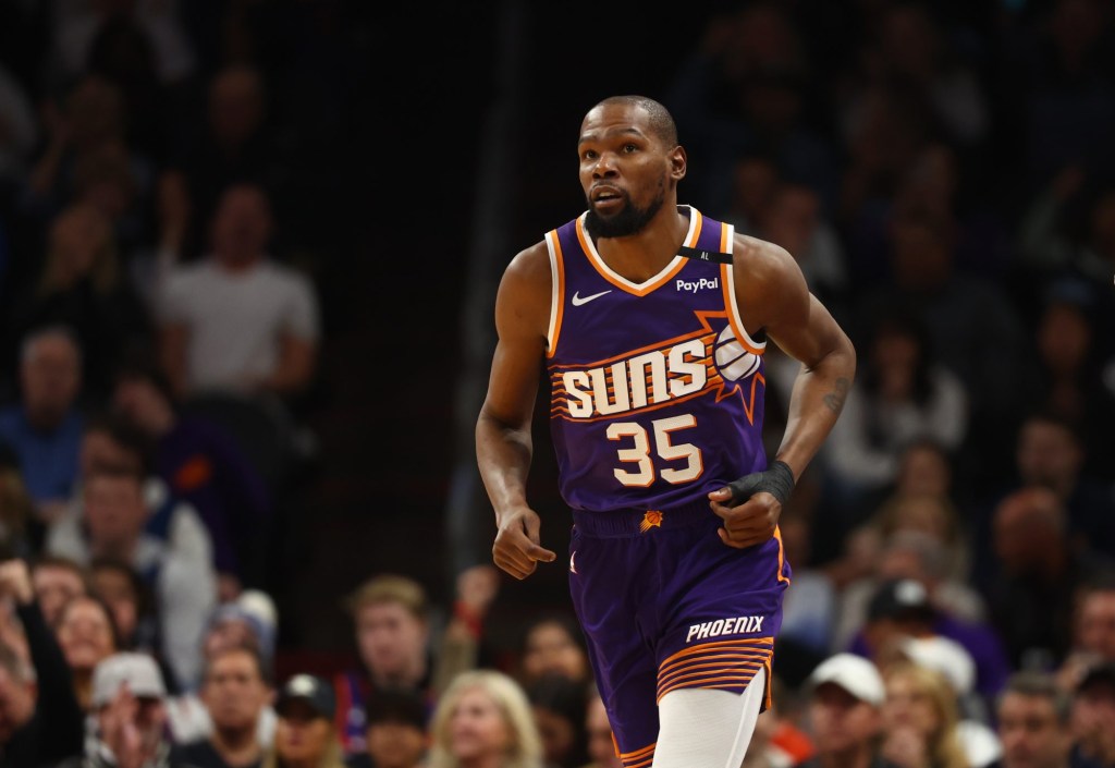 Jan 29, 2025; Phoenix, Arizona, USA; Phoenix Suns forward Kevin Durant (35) against the Minnesota Timberwolves at Footprint Center.