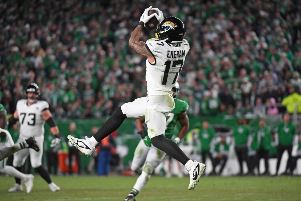 Nov 3, 2024; Philadelphia, Pennsylvania, USA; Jacksonville Jaguars tight end Evan Engram (17) makes a catch against the Philadelphia Eagles at Lincoln Financial Field.