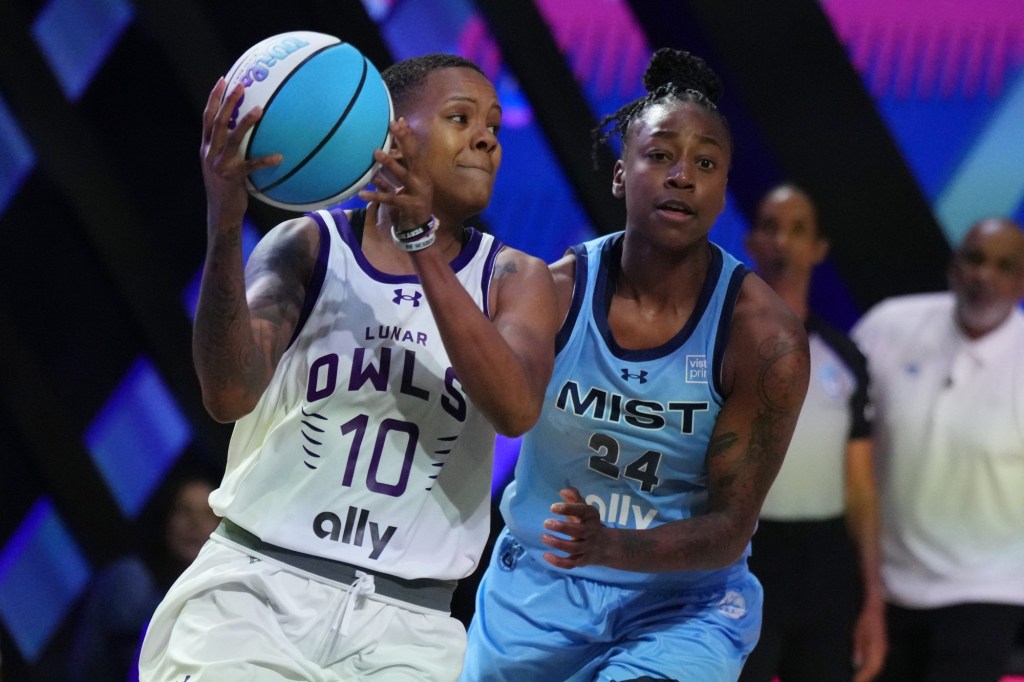 Jan 17, 2025; Miami, FL, USA; Courtney Williams (10) of the Lunar Owls looks to pass the ball as Jewell Loyd (24) of the Mist follows on the play during the first half of the Unrivaled women’s professional 3v3 basketball league at Wayfair Arena.