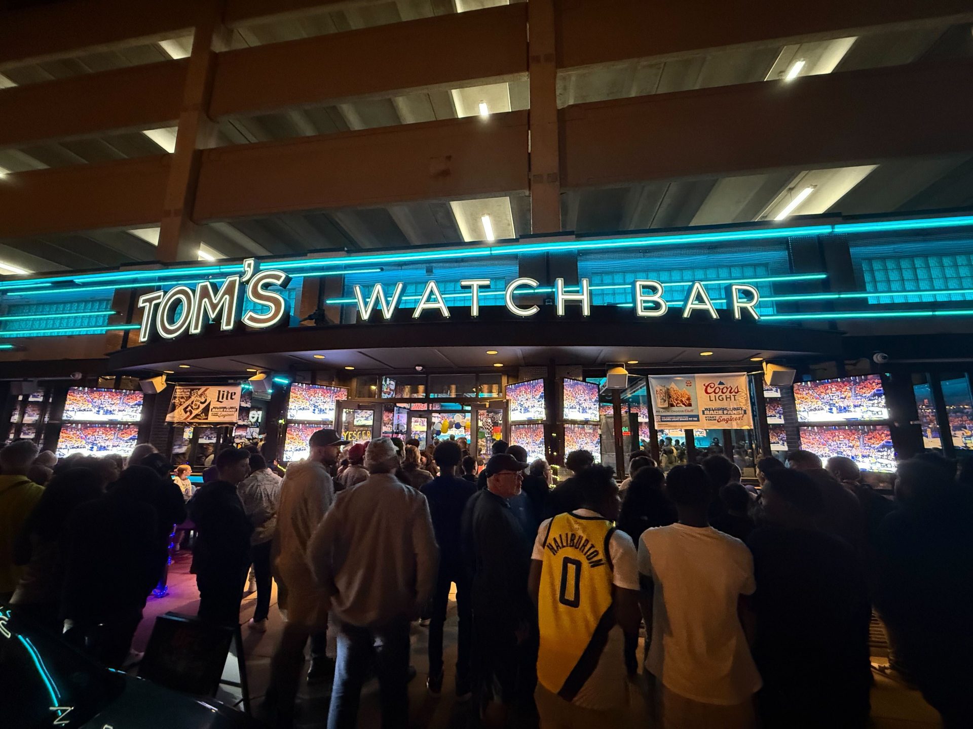 Tom's Watch Bar