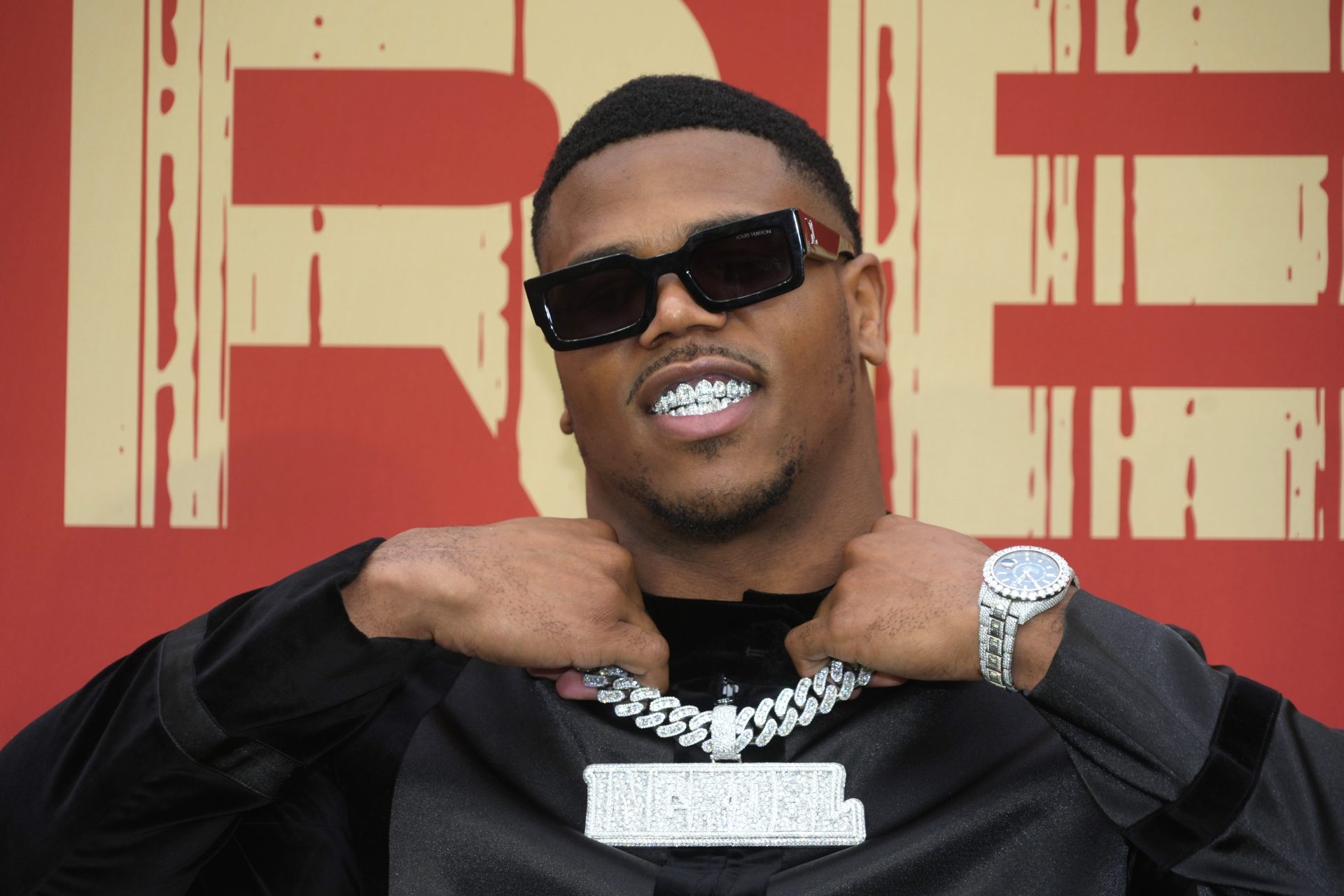 Apr 24, 2025; Green Bay, WI, USA; Penn State Nittany Lions defensive end Abdul Carter on the red carpet before the 2025 NFL Draft at Lambeau Field