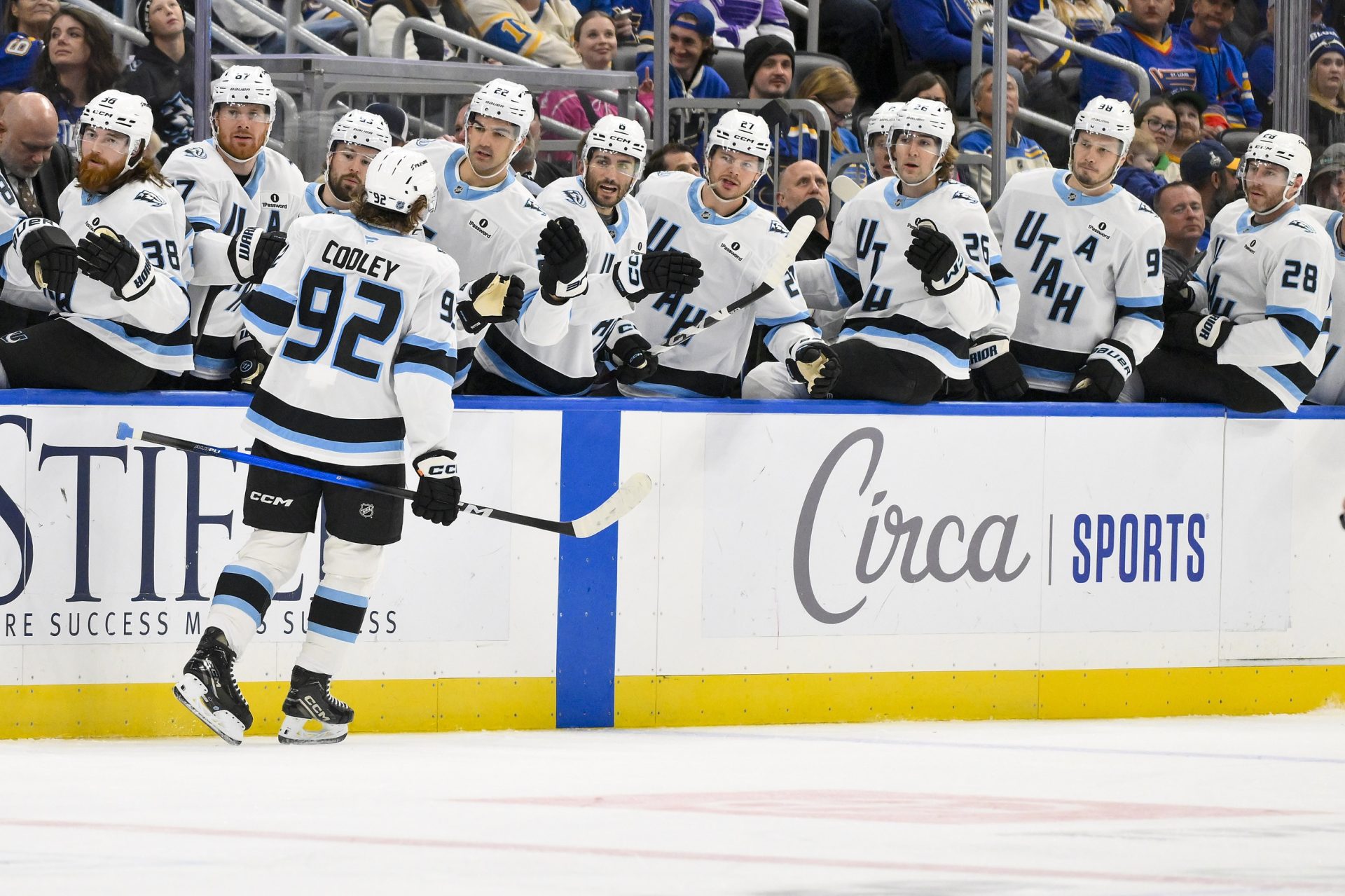 Oct 23, 2025; St. Louis, Missouri, USA; Utah Mammoth center Logan Cooley (92) is congratulated by teammates after scoring against the St. Louis Blues during the first period at Enterprise Center