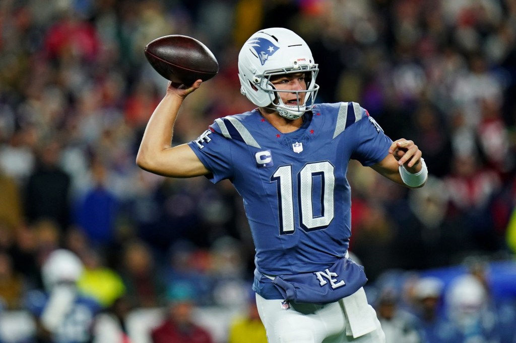 Nov 13, 2025; Foxborough, Massachusetts, USA; New England Patriots quarterback Drake Maye (10) makes a pass during the first half against the New York Jets at Gillette Stadium.