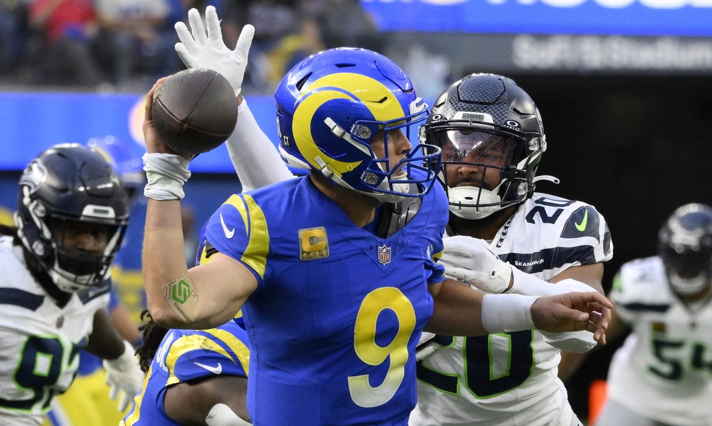 TNF' Clash of Super Bowl Favorites Could Be 'Big' for Amazon
