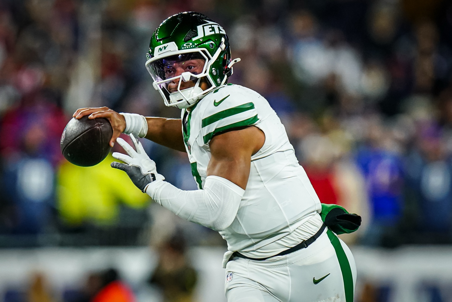 Nov 13, 2025; Foxborough, Massachusetts, USA; New York Jets quarterback Justin Fields (7) looks to pass the ball against the New England Patriots in the third quarter at Gillette Stadium.