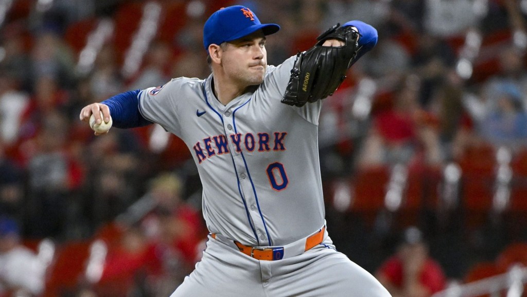 May 7, 2024; St. Louis, Missouri, USA; New York Mets relief pitcher Adam Ottavino (0) pitches against the St. Louis Cardinals during the ninth inning at Busch Stadium. Mandatory Credit: Jeff Curry-USA TODAY Sports