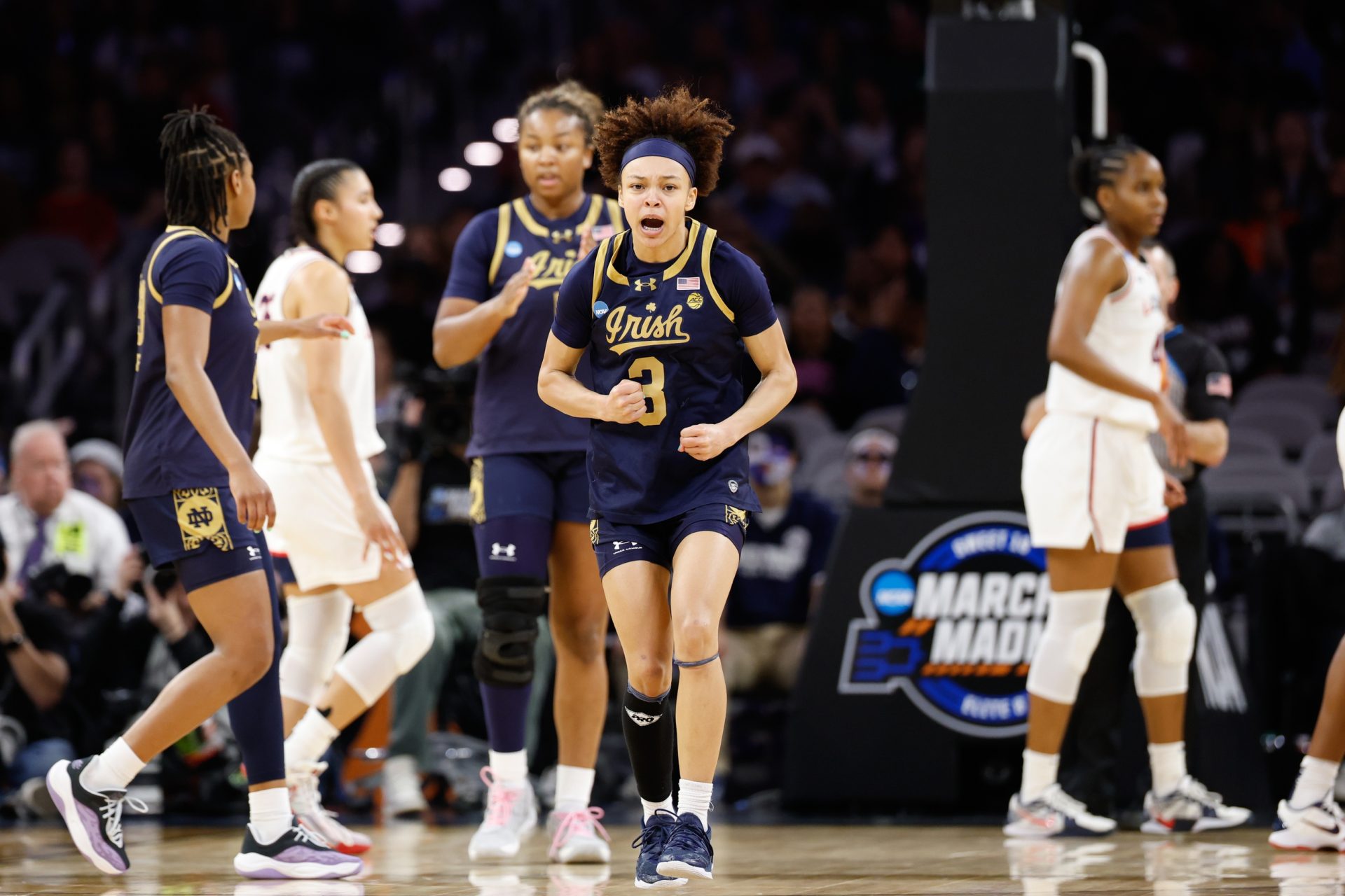 Mar 29, 2026; Fort Worth, TX, USA; Notre Dame Fighting Irish guard Hannah Hidalgo (3) react after a play against the UConn Huskies during the first half at Dickies Arena.