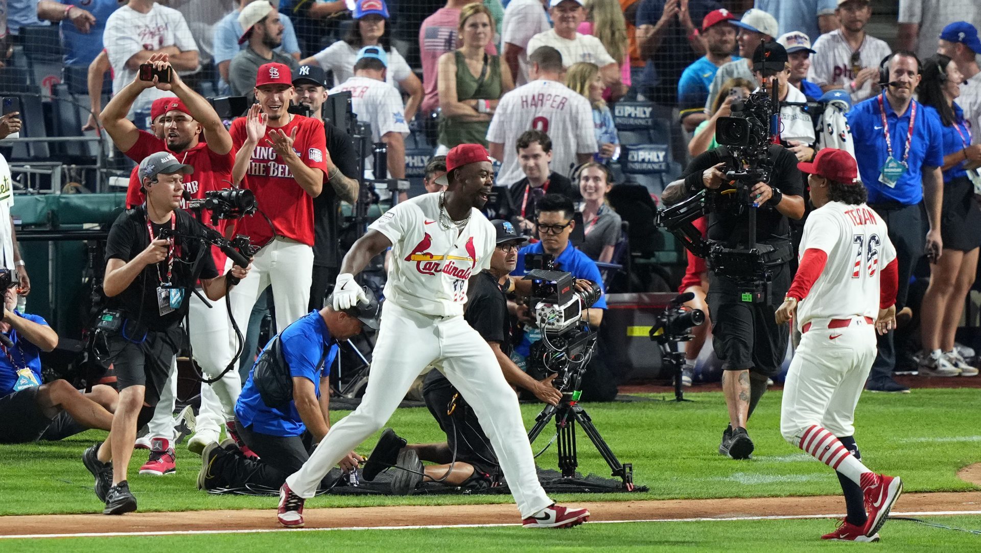 Walker Edges Out Schwarber in New-Format Home Run Derby