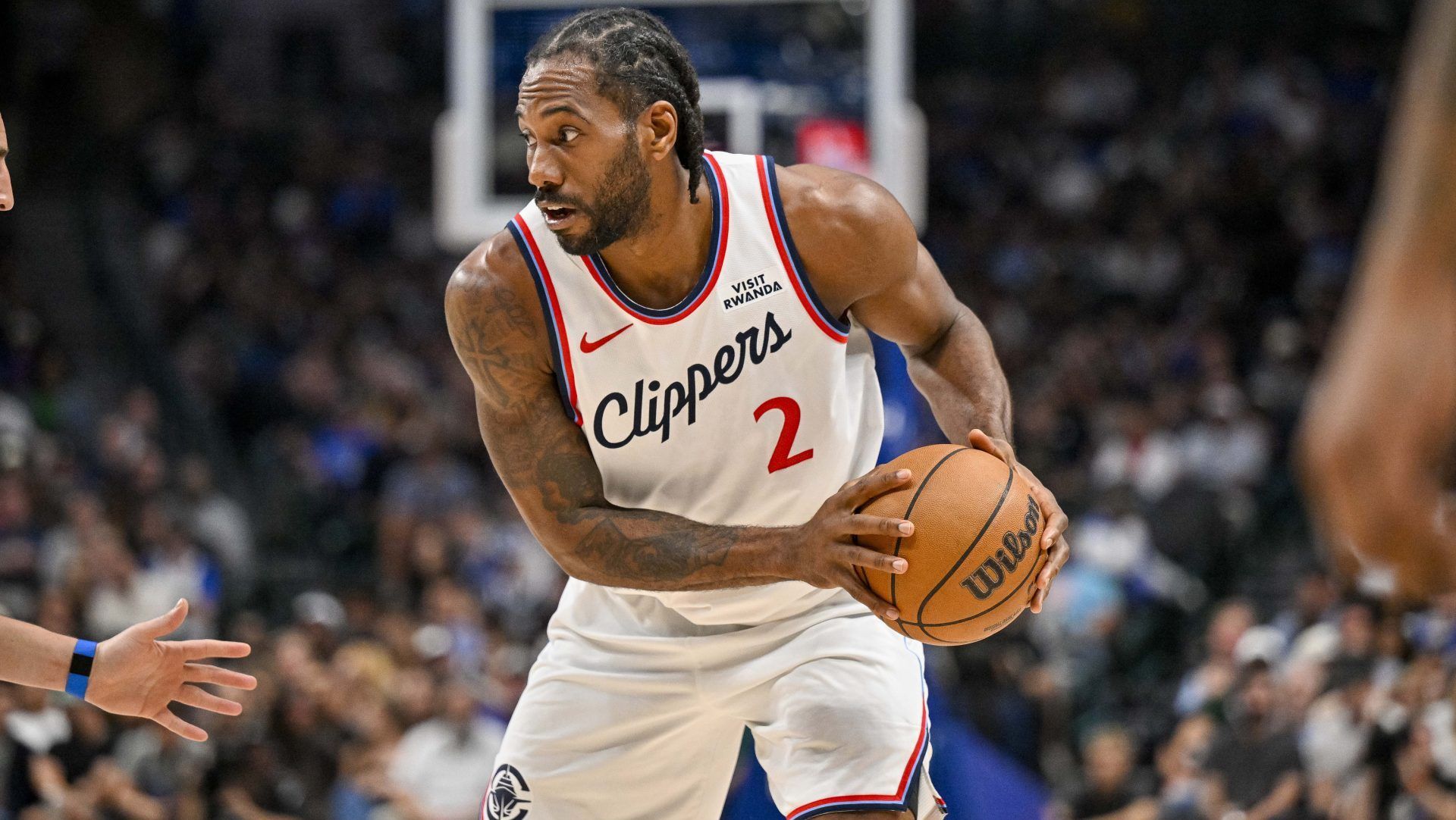 Kawhi Leonard Trade on Hold Until NBA Wraps Investigation