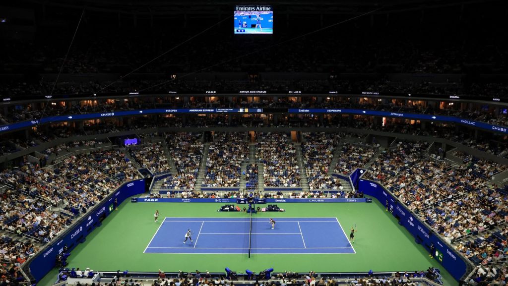Tennis - U.S. Open - Flushing Meadows, New York, United States - September 4, 2026 General view of Australia's Maya Joint and Taiwan's Chan Hao-ching in action during their first round match against Serena Williams and Venus Williams of the U.S. REUTERS/Brendan Mcdermid