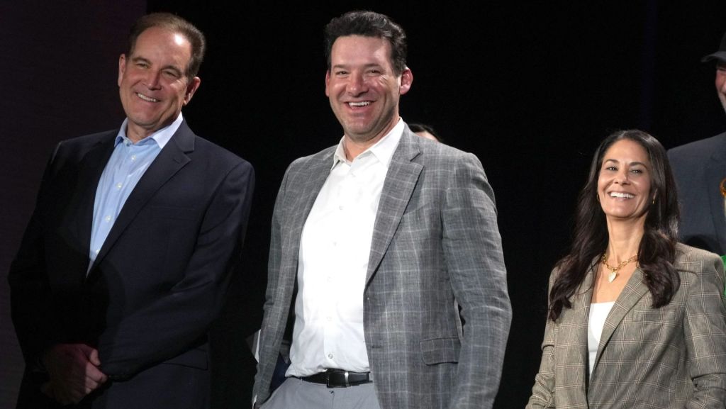 Tony Romo Departs CBS After Redefining NFL Broadcast Salaries