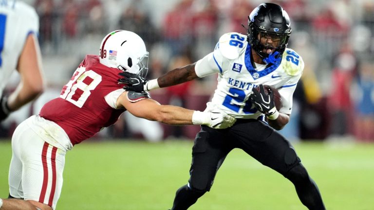 Kentucky's Jason Patterson (26) gets by Oklahoma's Owen Heinecke (38) in the second half of the college football game between the University of Oklahoma Sooners (OU) and the Kentucky Wildcats at Gaylord Family  Oklahoma Memorial Stadium in Norman, Okla., Oct., 17, 2026.